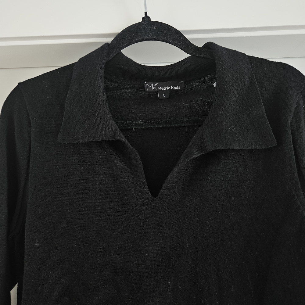 Metric Knits Women's Black V-Neck Sweater